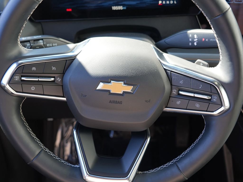 Used 2025 Chevrolet Traverse LT image 23