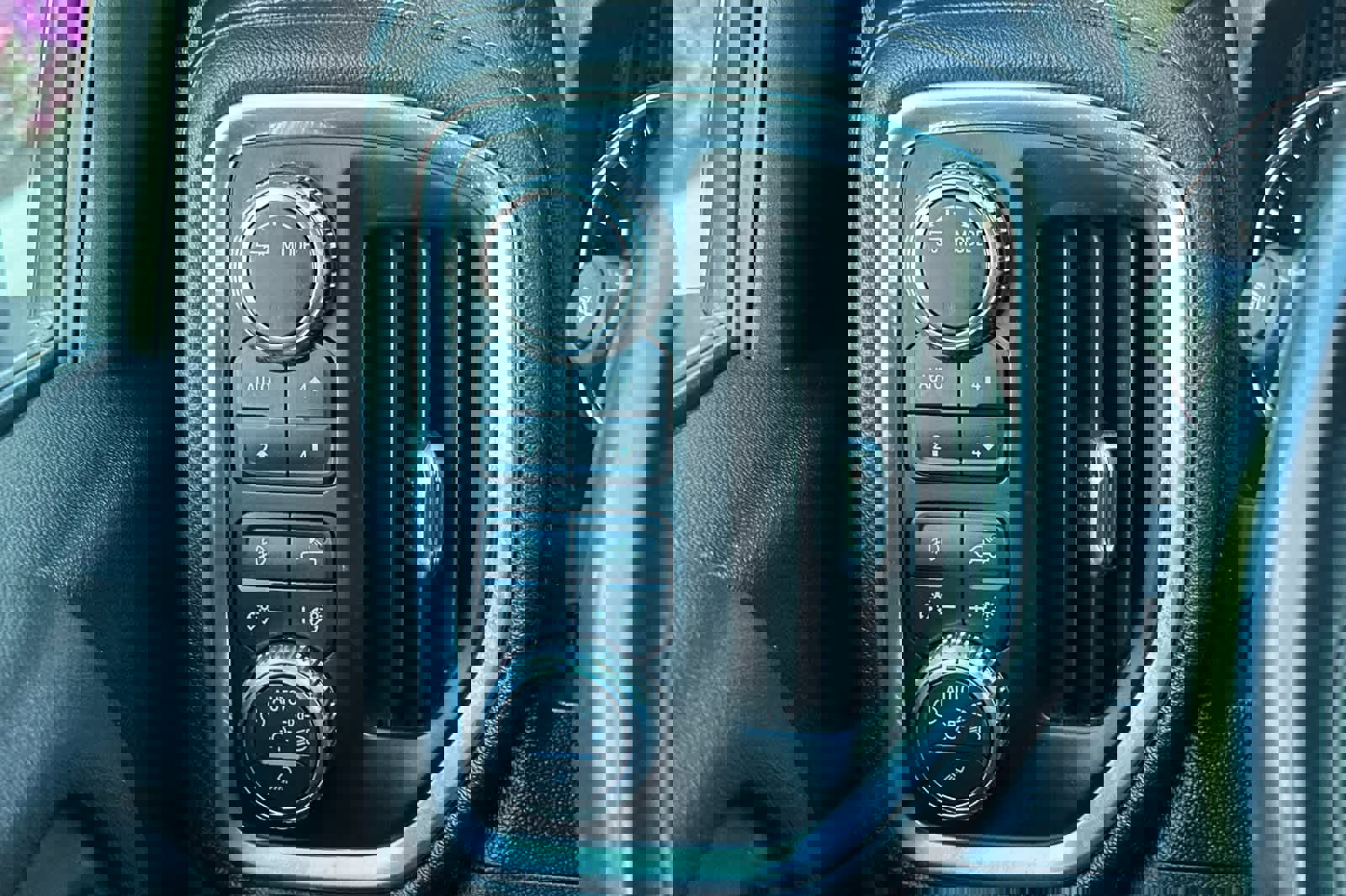 Used 2021 GMC Sierra 2500 Denali w/ Denali Ultimate Package image 29