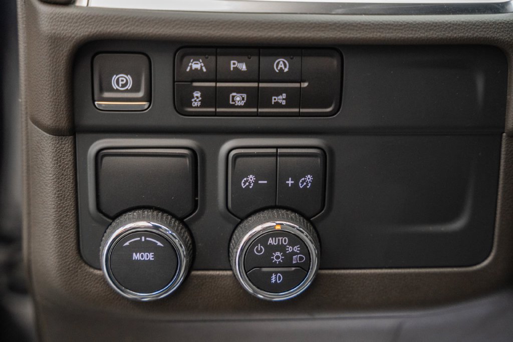Used 2025 Chevrolet Tahoe LT w/ Comfort Package RWD image 43