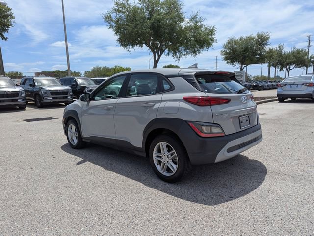Used 2022 Hyundai Kona SE image 6