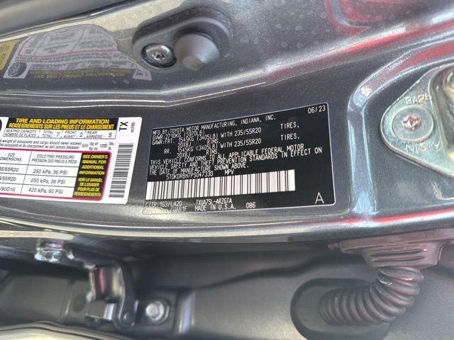 Used 2023 Toyota Highlander Platinum image 32