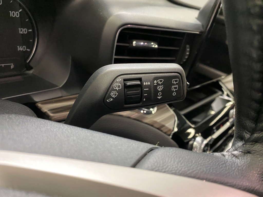 Used 2023 Ford Explorer Limited image 37