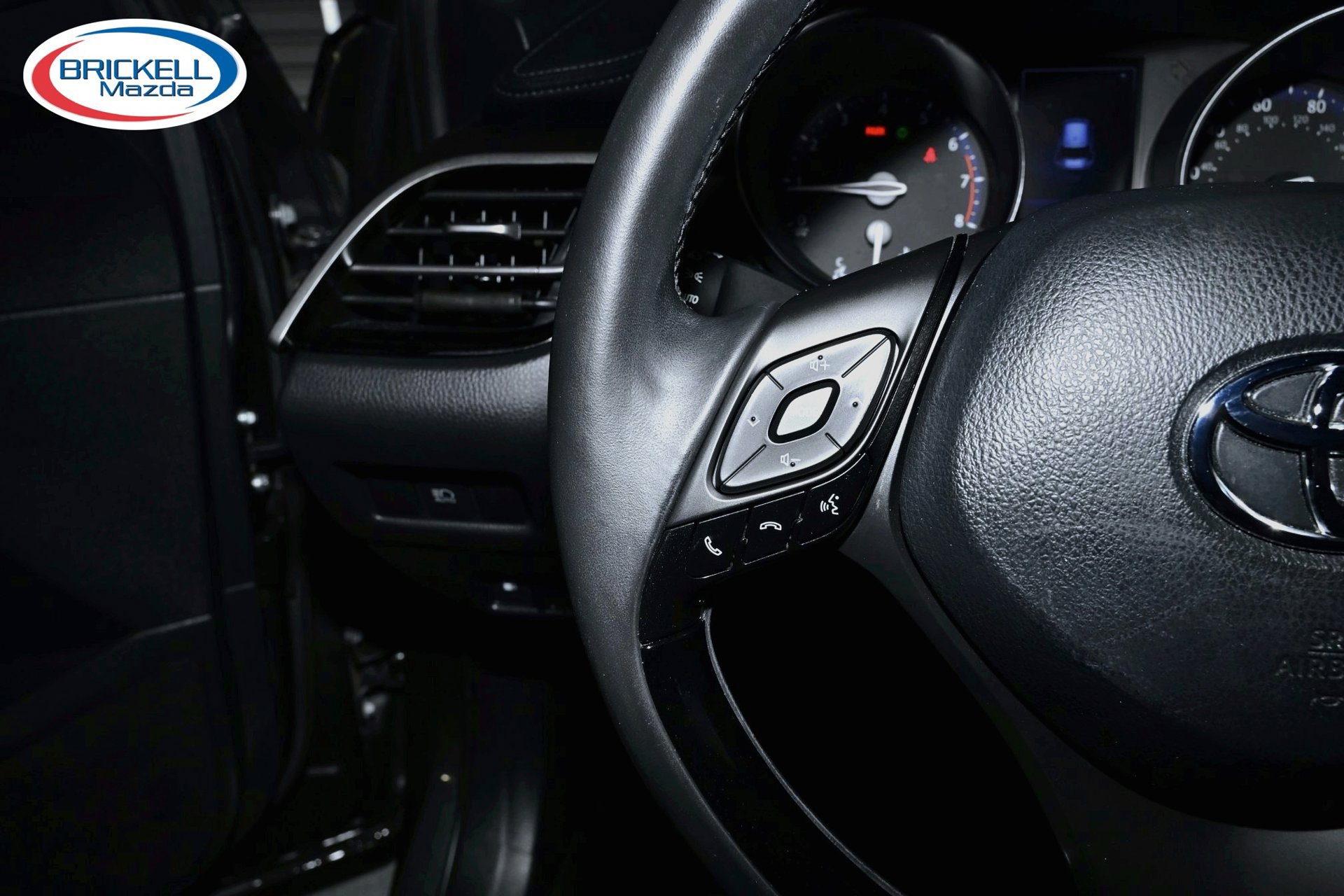 Used 2018 Toyota C-HR XLE FWD image 30