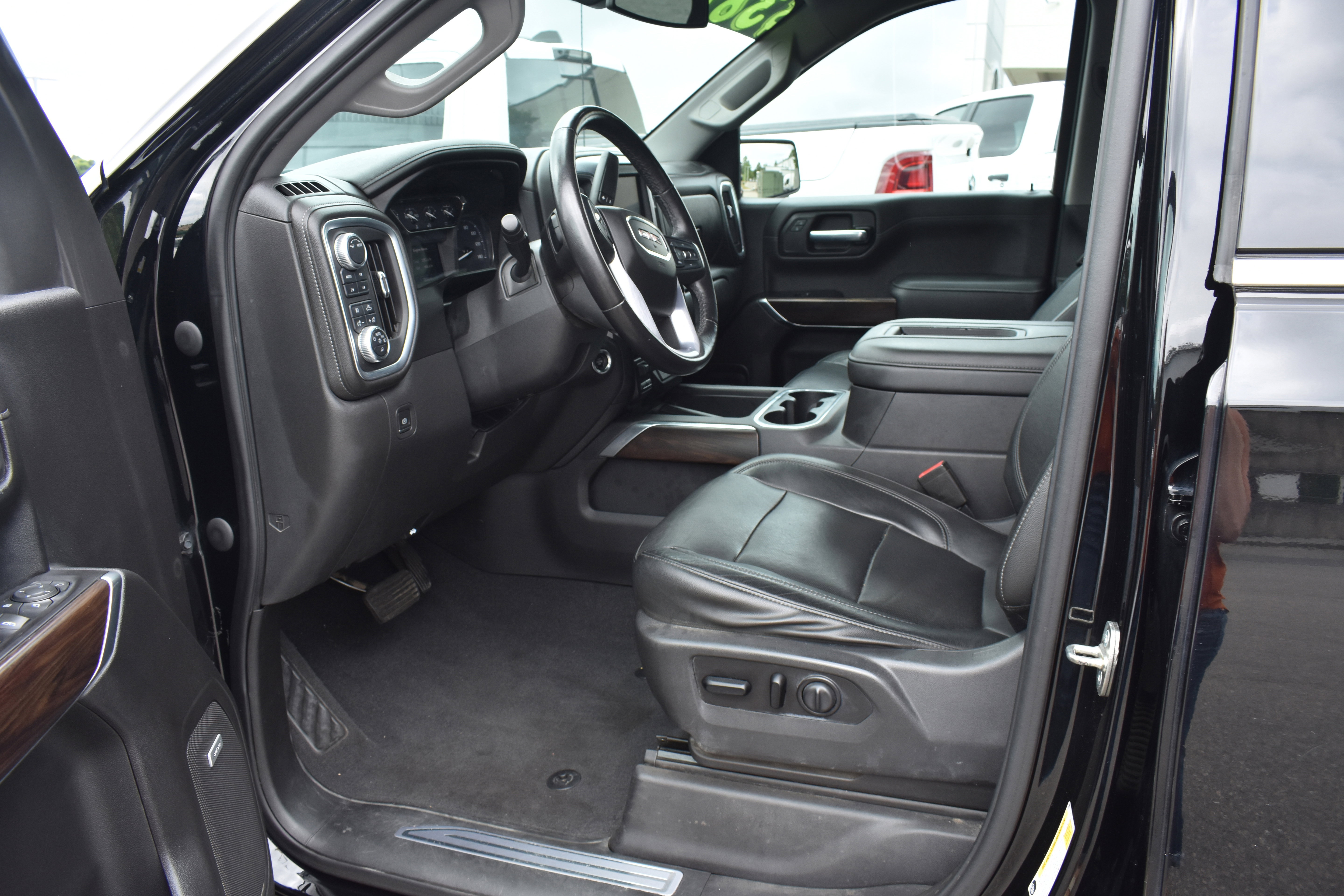Used 2020 GMC Sierra 1500 SLT w/ SLT Premium Package AWD/4WD image 12