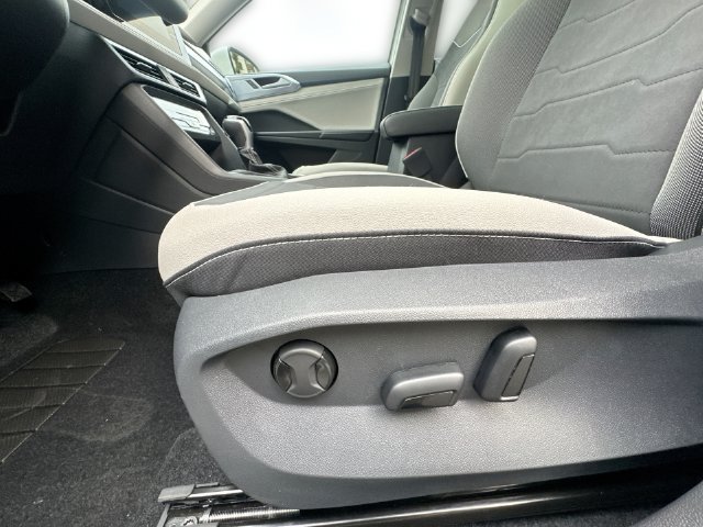New 2026 Volkswagen Taos SE AWD/4WD image 14