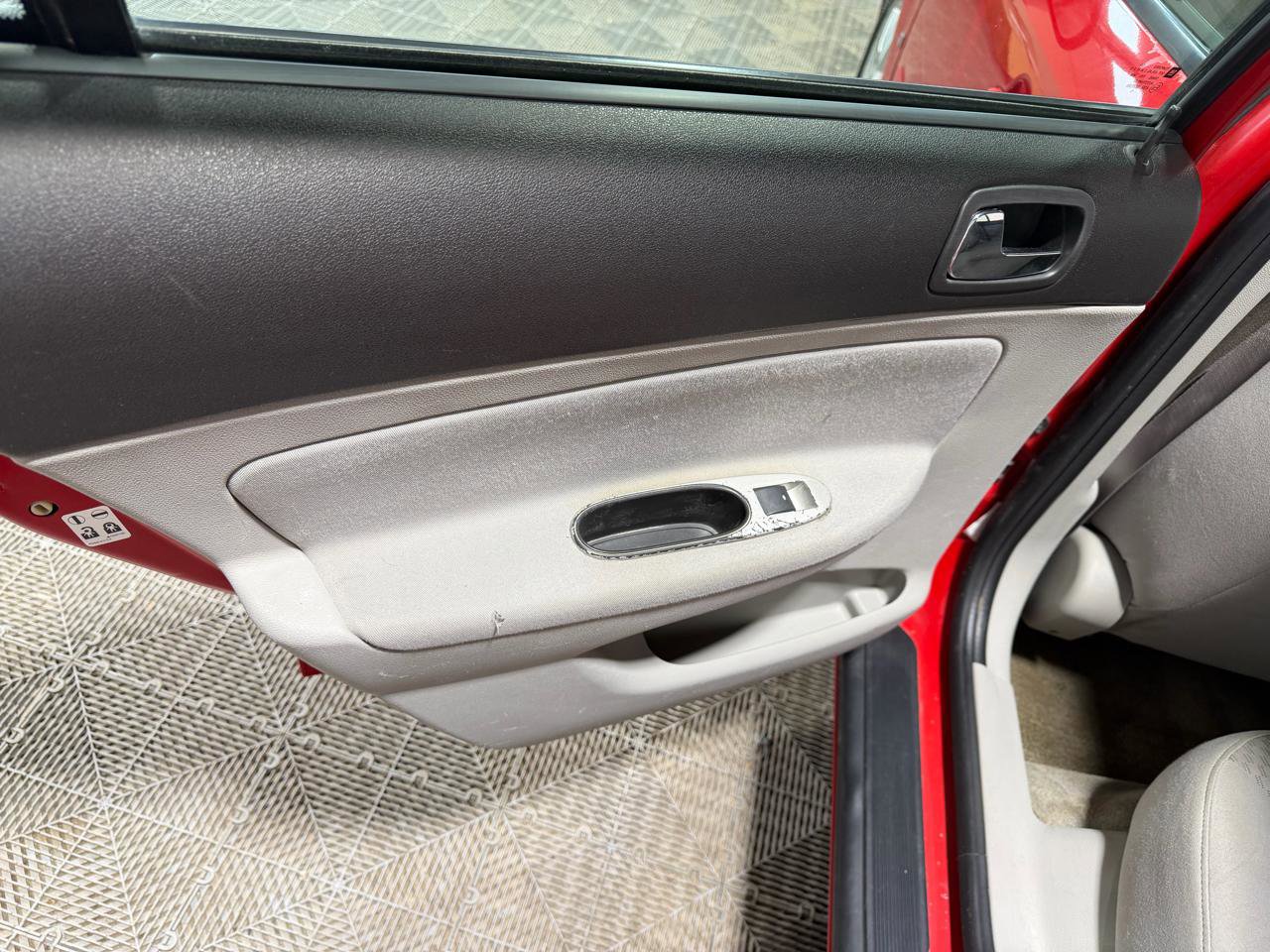 Used 2006 Chevrolet Cobalt LT w/ Preferred Equipment Group FWD image 21