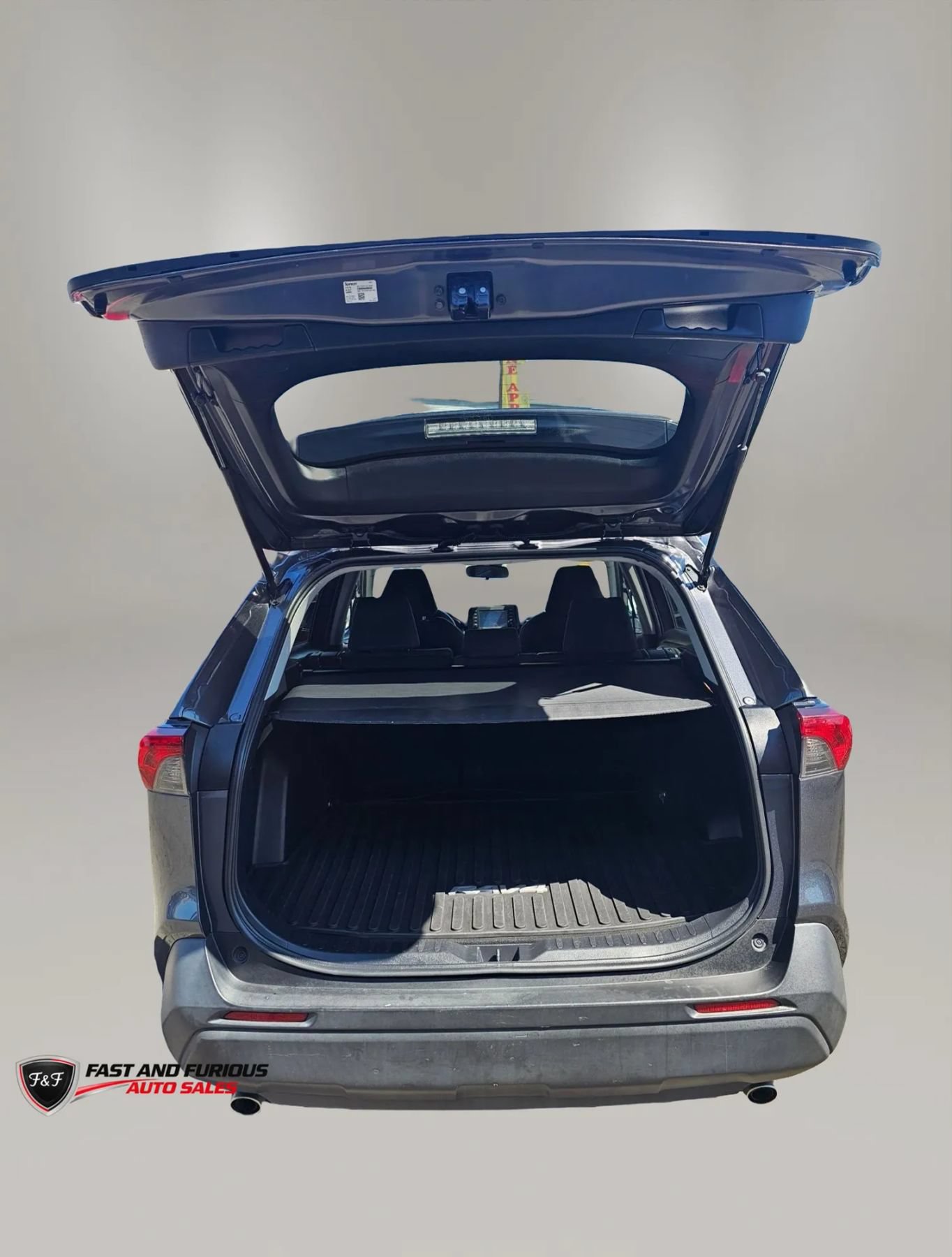 Used 2021 Toyota RAV4 LE AWD/4WD image 29