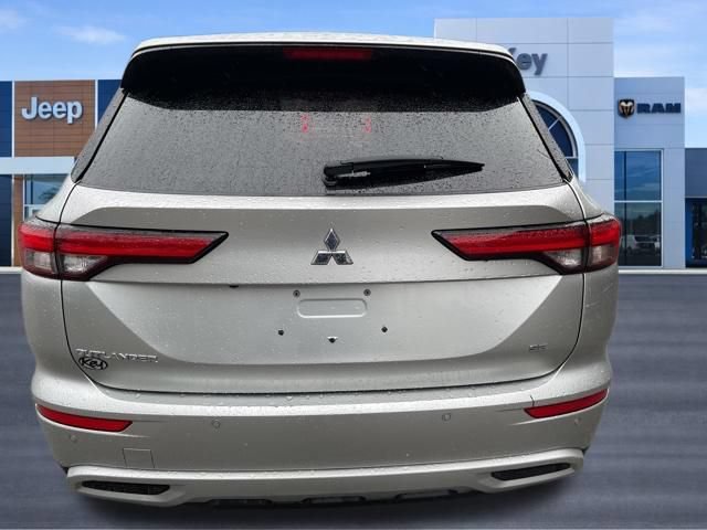 Used 2024 Mitsubishi Outlander SE AWD/4WD image 4