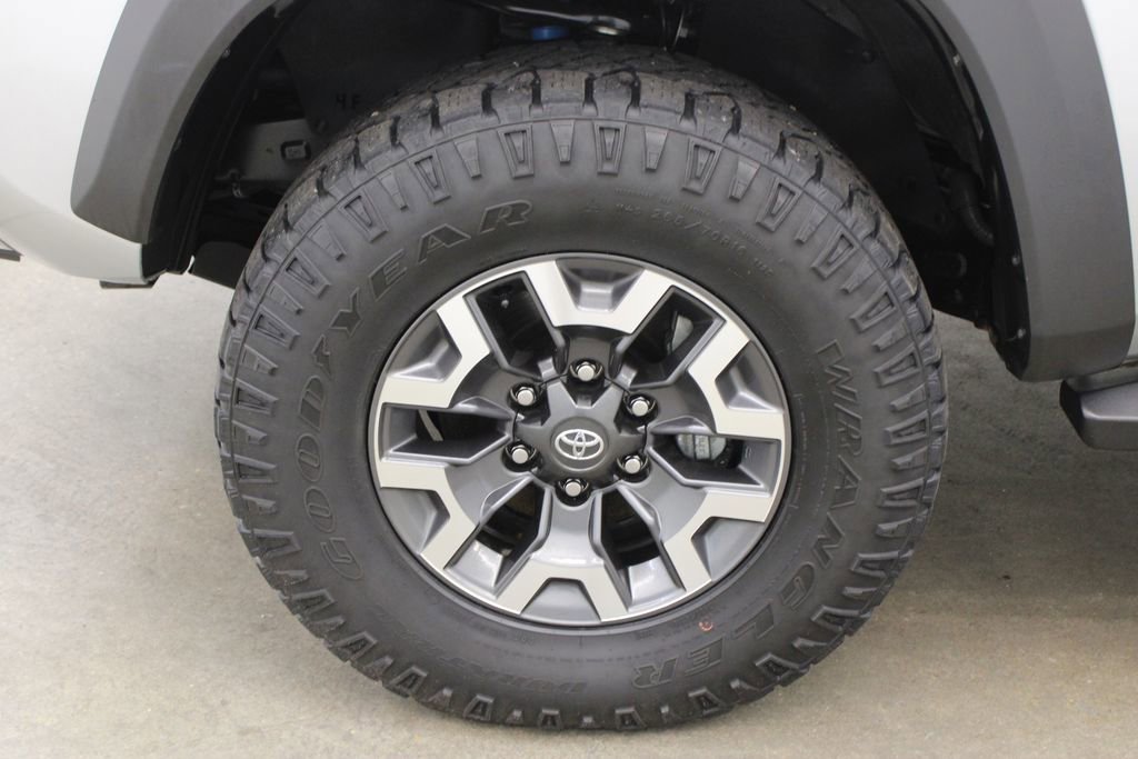 Used 2023 Toyota Tacoma TRD Off-Road w/ TRD Premium Off Road Package AWD/4WD image 30