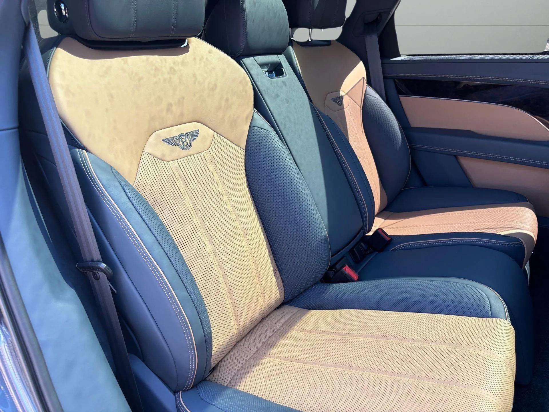 New 2025 Bentley Bentayga Extended Wheelbase image 36