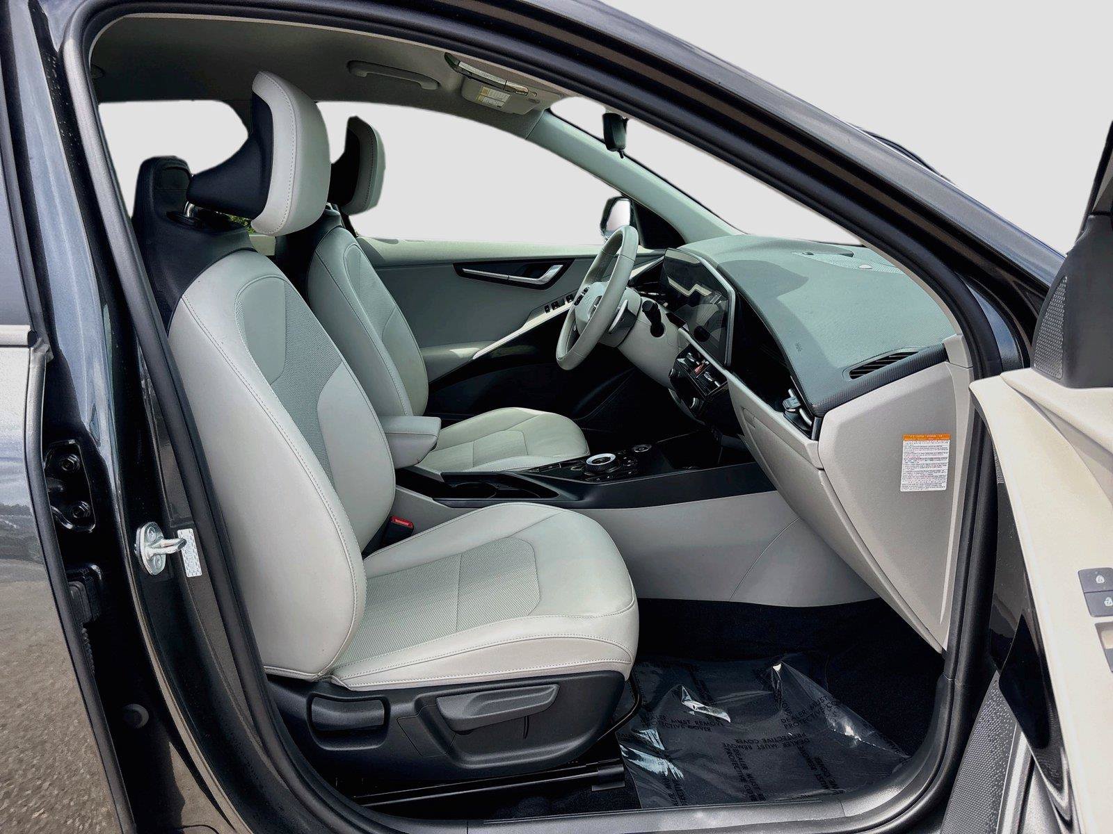 Used 2023 Kia Niro Wind FWD image 28