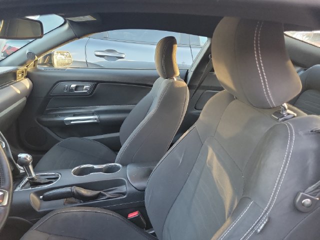 Used 2017 Ford Mustang GT RWD image 8
