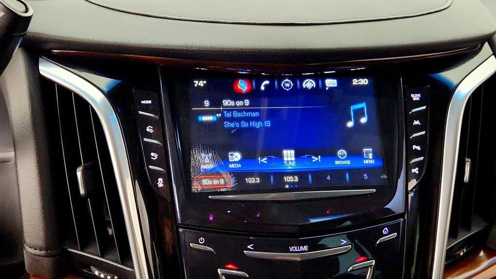 Used 2019 Cadillac Escalade Luxury AWD/4WD image 19