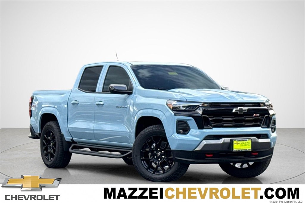 Used 2025 Chevrolet Colorado Z71 image 1