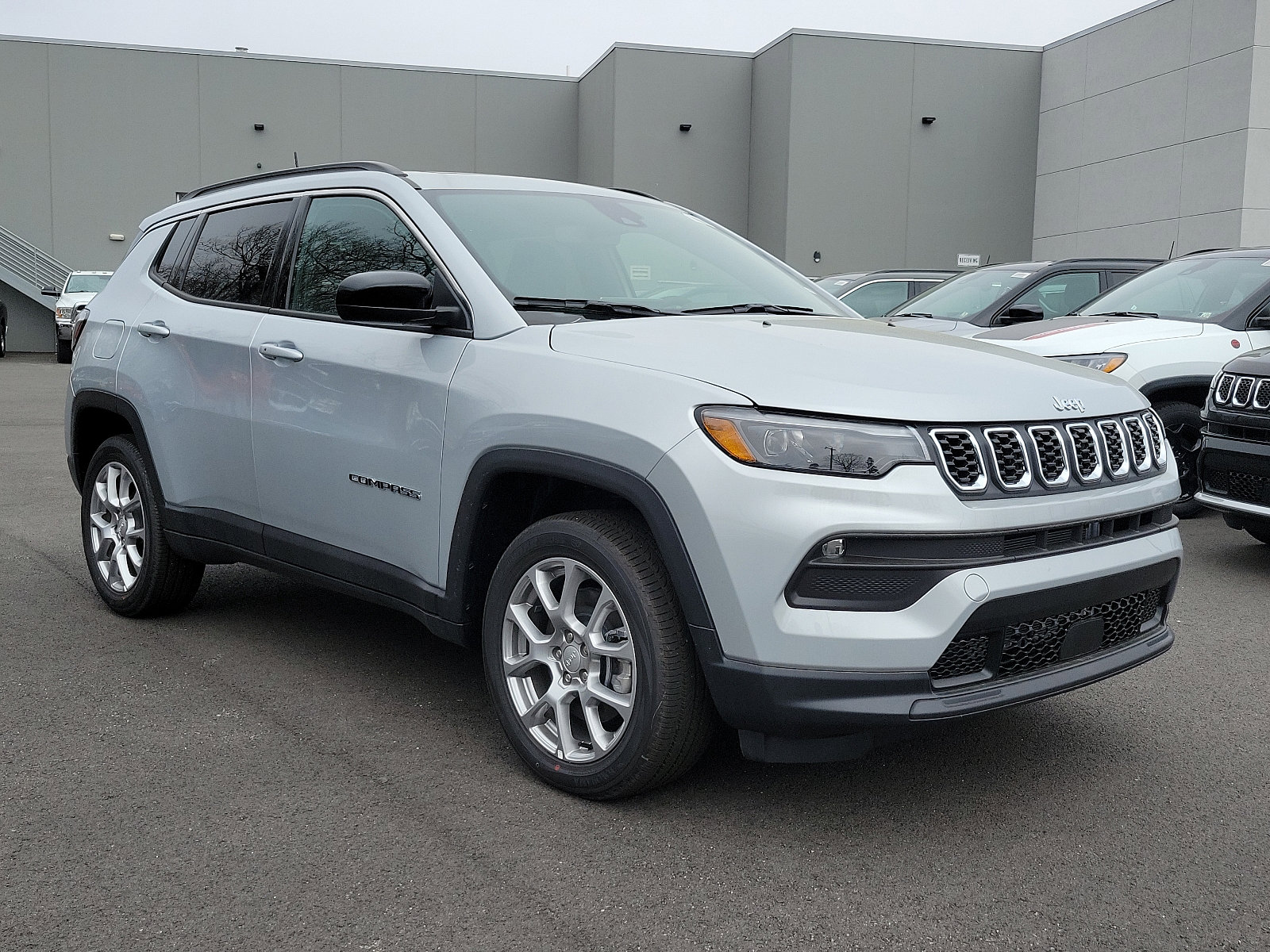 Used 2024 Jeep Compass Latitude w/ Sun and Sound Group