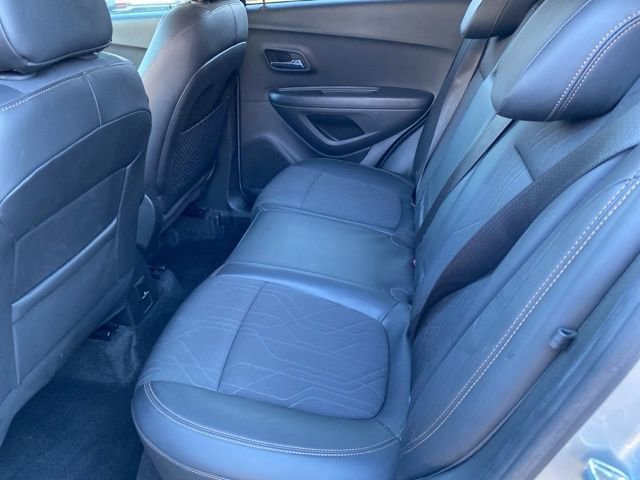 Used 2020 Chevrolet Trax LT w/ LT Convenience Package image 19