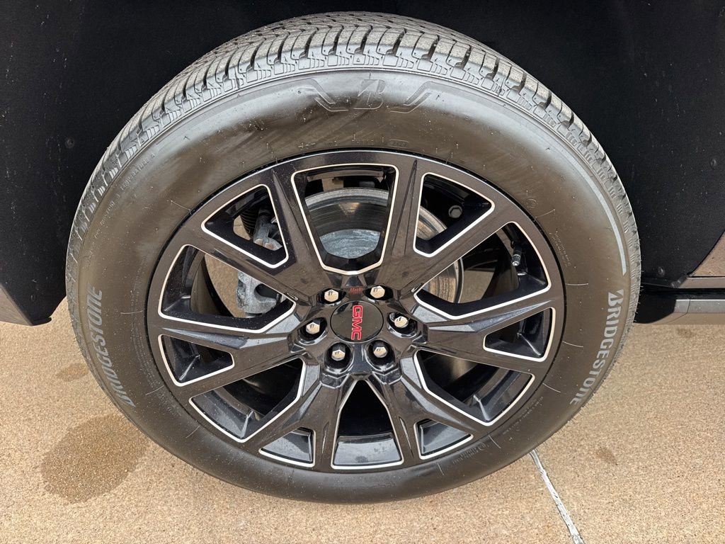 Used 2024 GMC Yukon XL Denali Ultimate w/ LPO, Illumination Package image 11