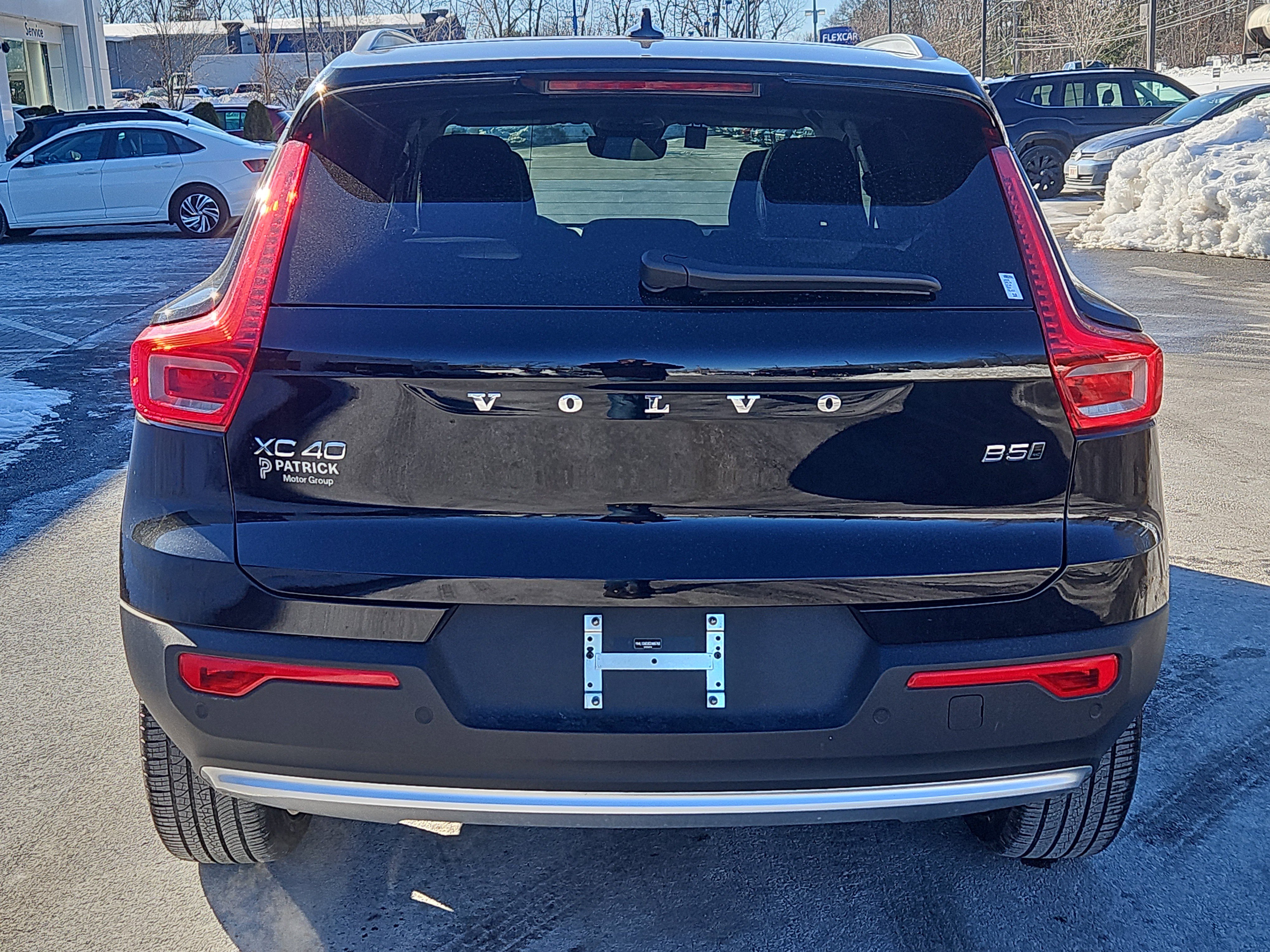 Used 2025 Volvo XC40 B5 Plus w/ Protection Package Premier image 30