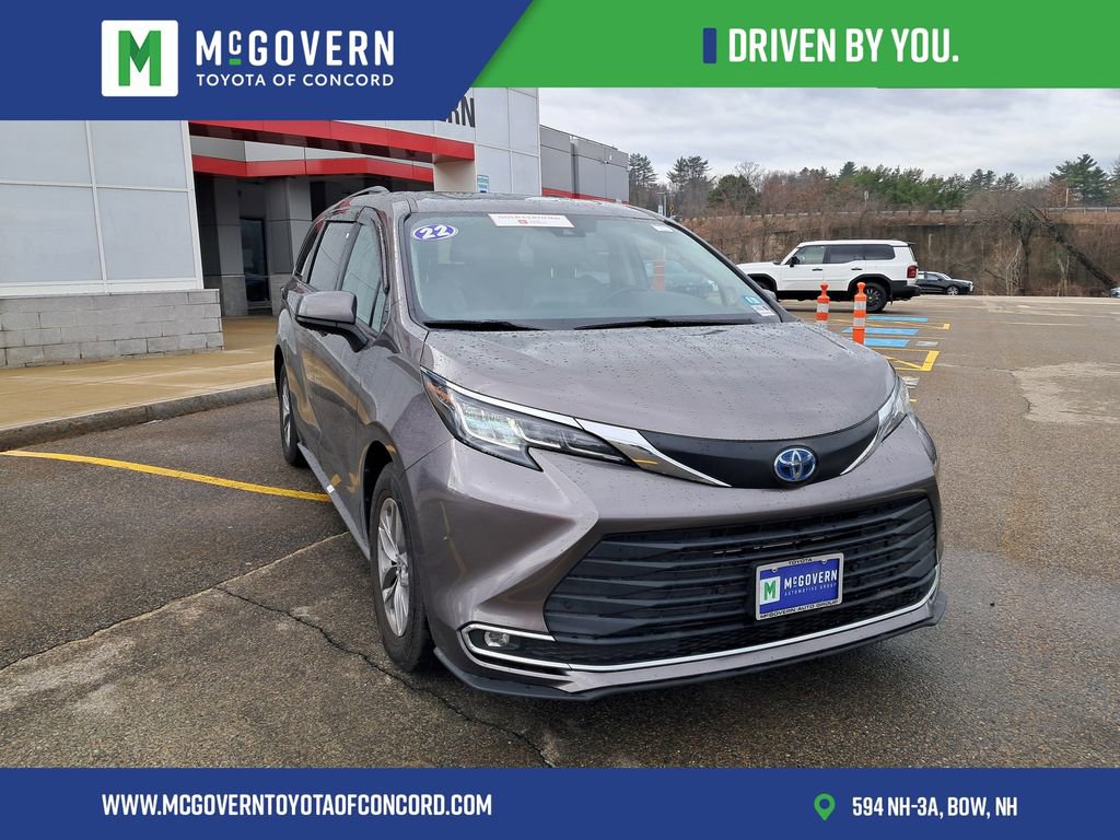 Used 2022 Toyota Sienna XLE w/ XLE Plus Package image 8