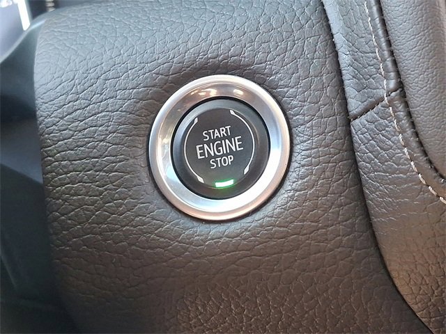 Used 2021 GMC Yukon Denali w/ Denali Premium Package image 24