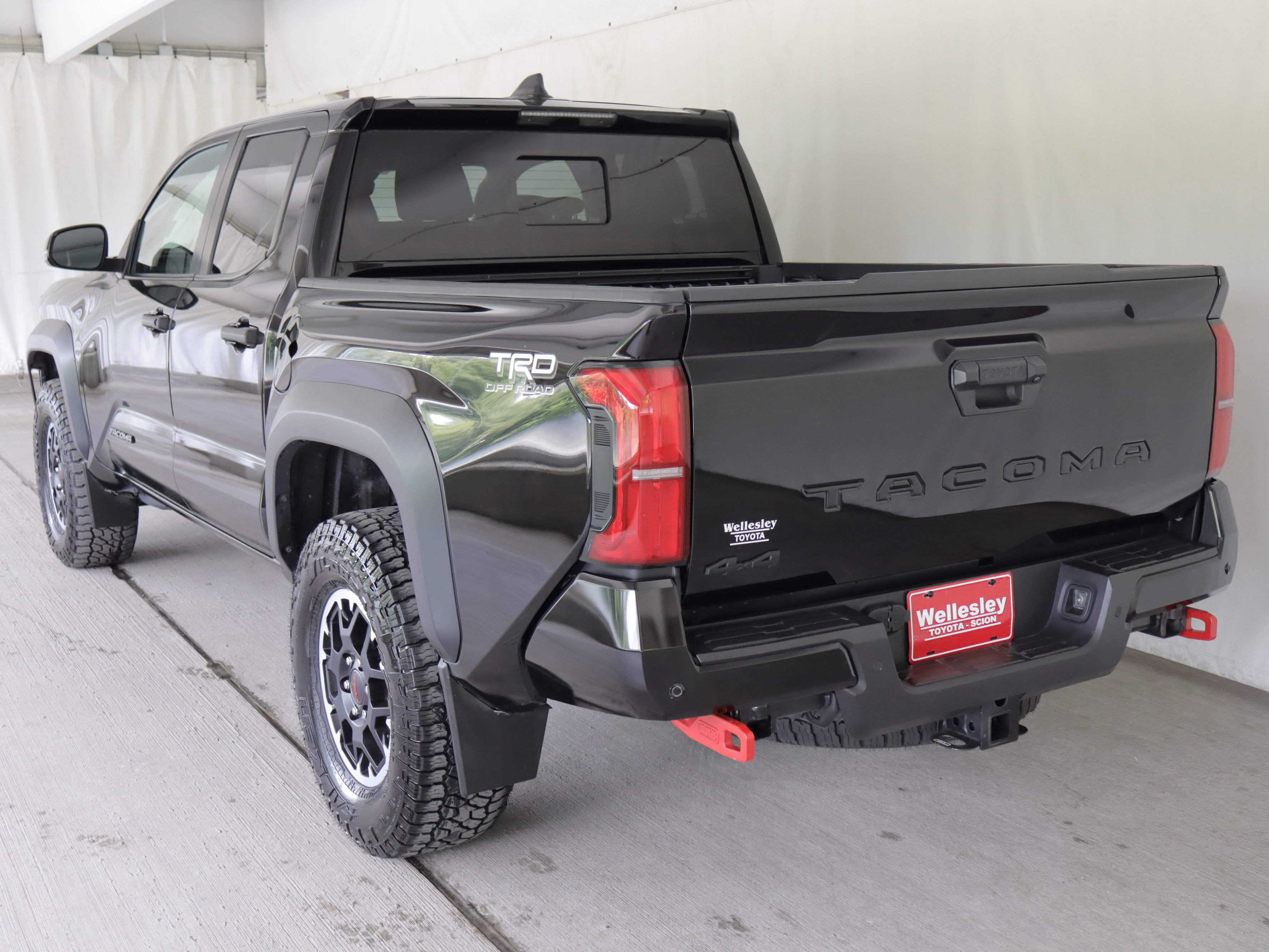 Used 2024 Toyota Tacoma TRD Off-Road w/ TRD Off Road Upgrade Package AWD/4WD image 22