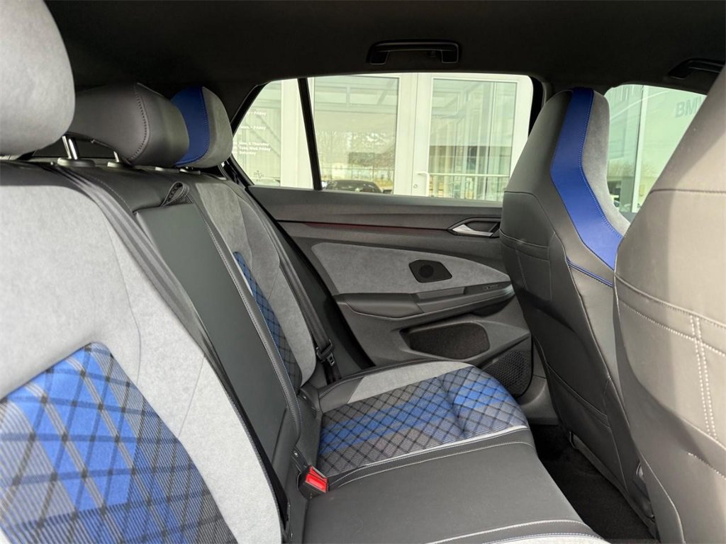 Used 2025 Volkswagen Golf R Black Edition image 10