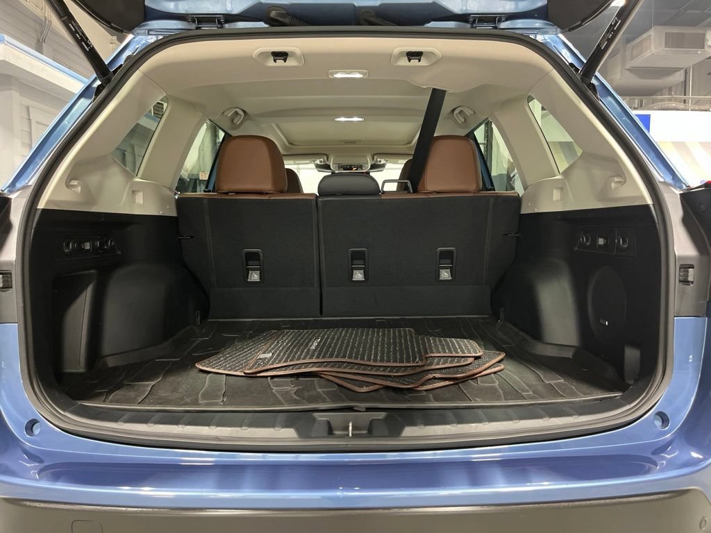 Certified 2022 Subaru Forester Touring AWD/4WD image 40