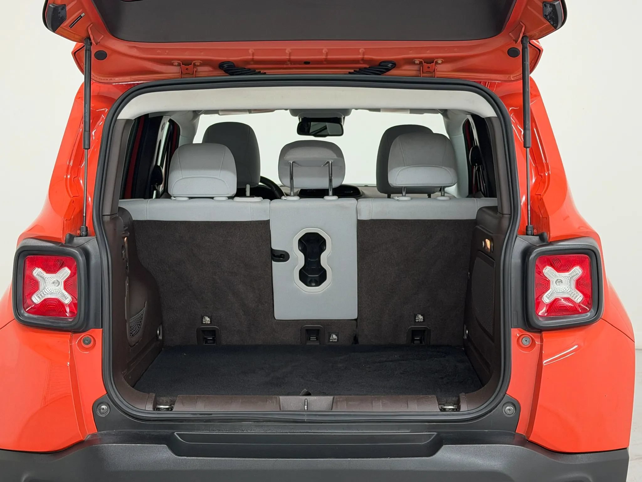Used 2017 Jeep Renegade Latitude FWD image 88