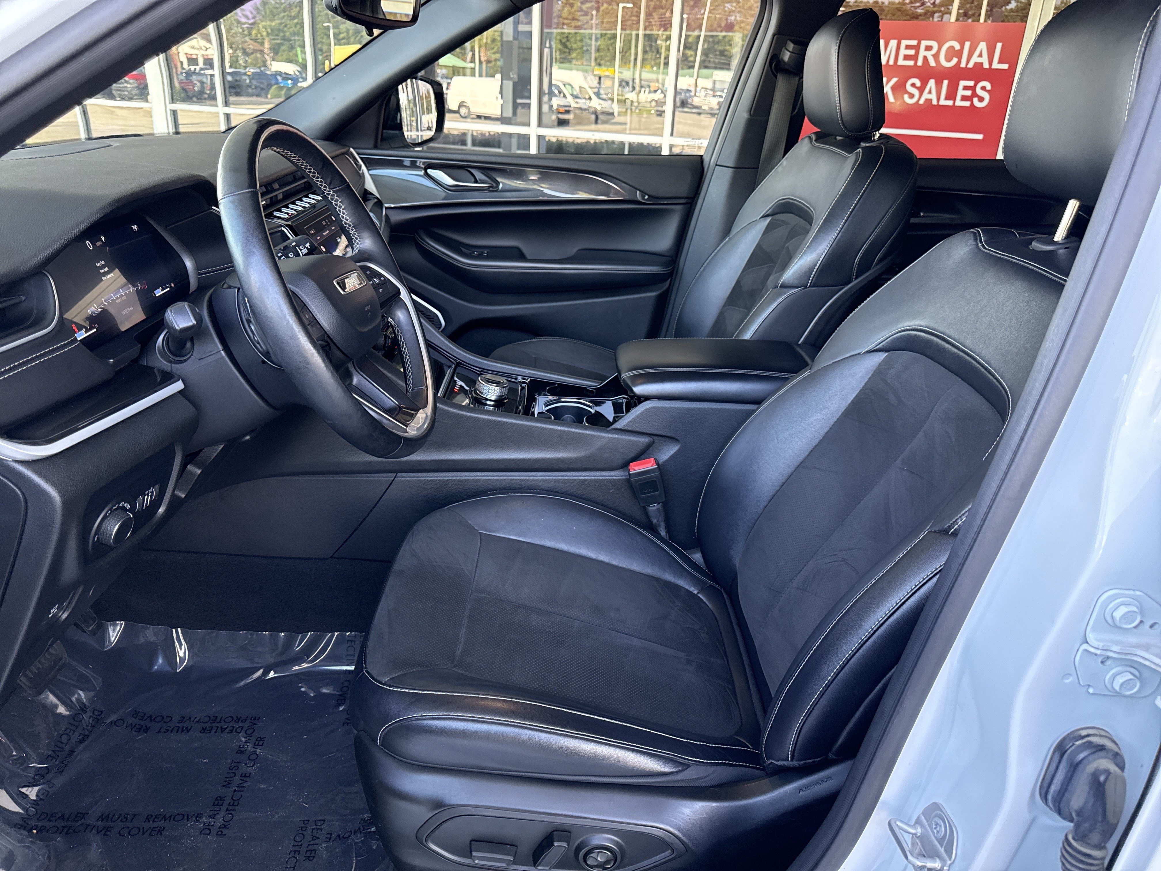 Used 2022 Jeep Grand Cherokee L Laredo AWD/4WD image 15