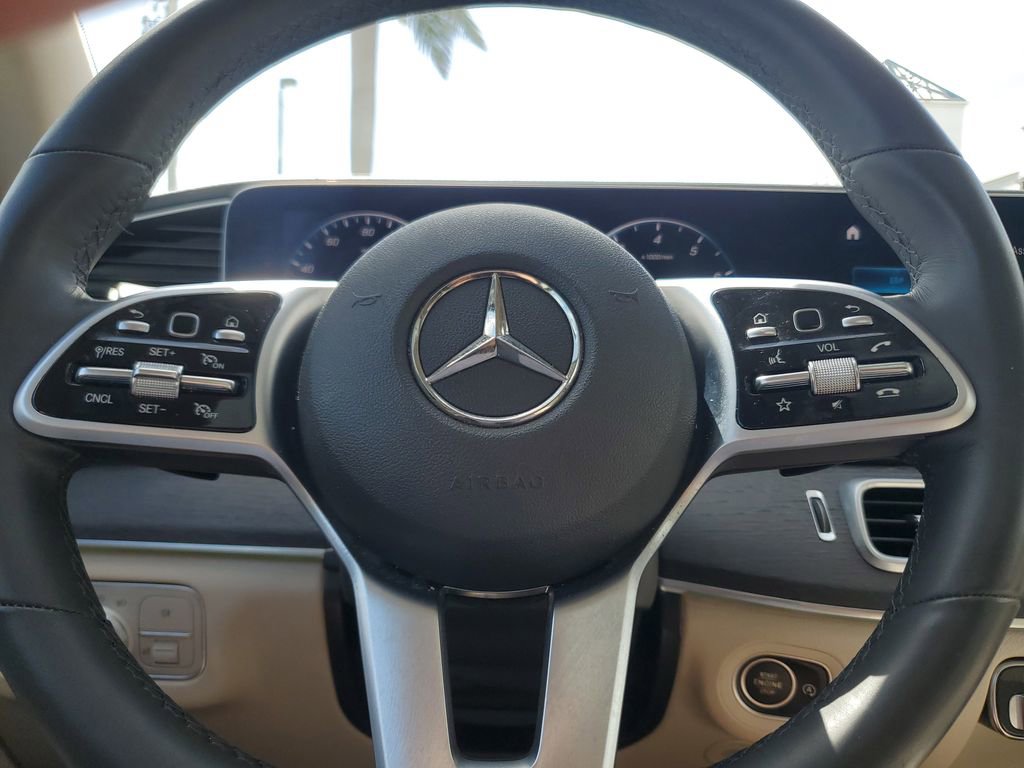 Used 2020 Mercedes-Benz GLS 450 4MATIC image 25