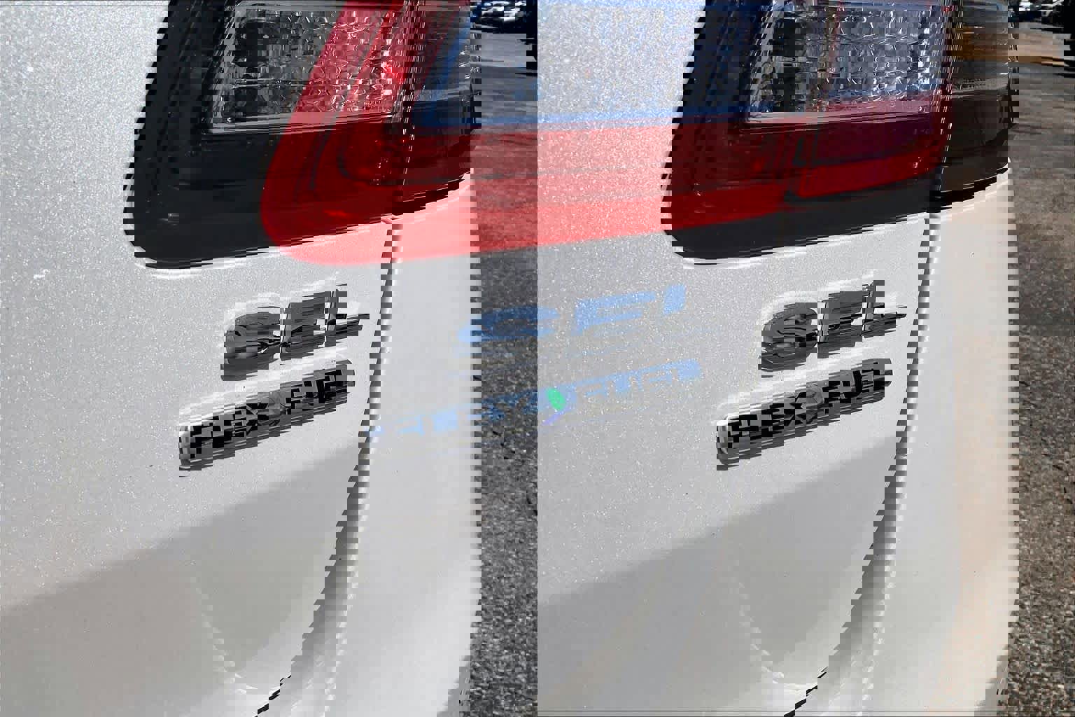 Used 2015 Ford Taurus SEL w/ Equipment Group 201A FWD image 28