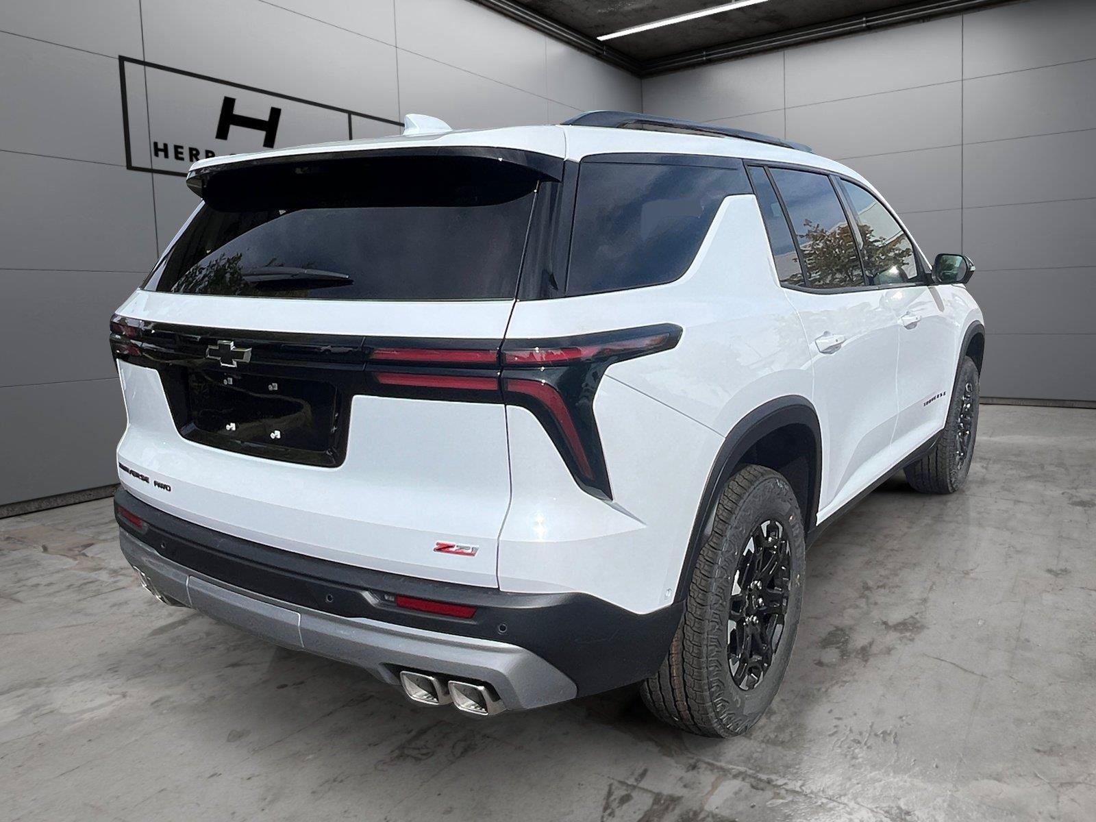 New 2027 Chevrolet Traverse Z71 w/ Enhanced Driving Package AWD/4WD image 5