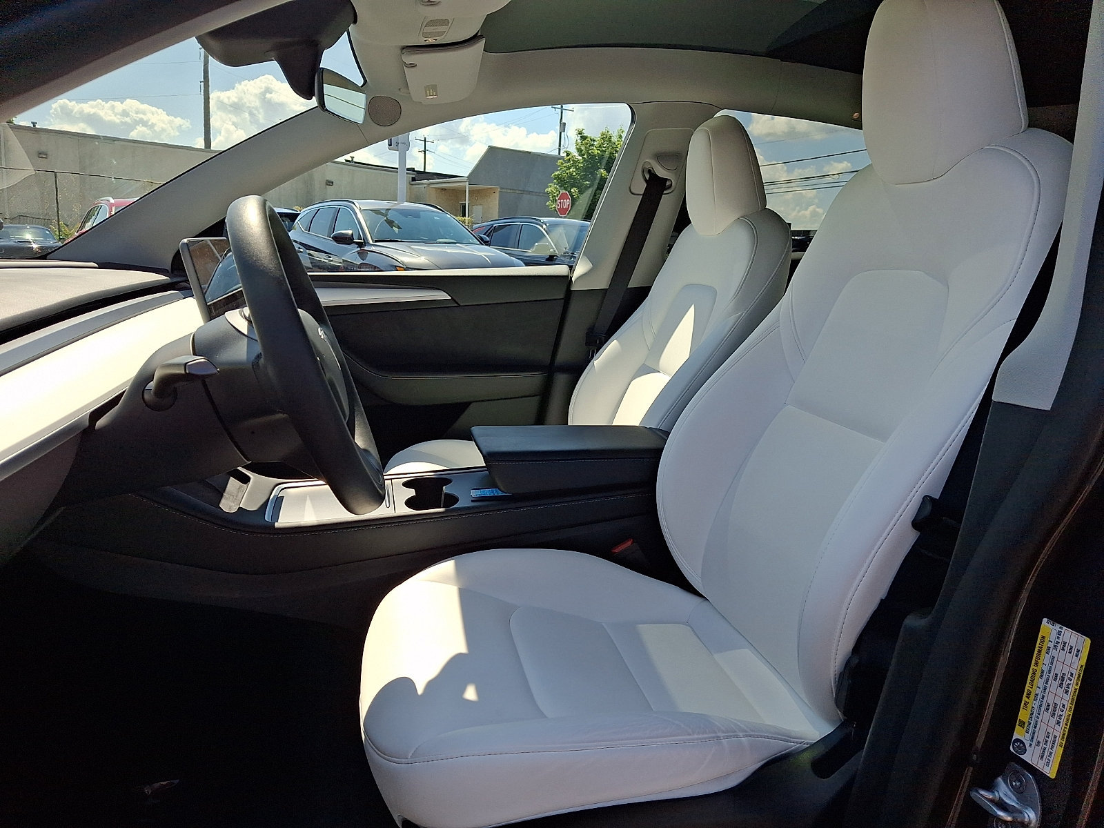 Used 2024 Tesla Model Y Long Range AWD/4WD image 13