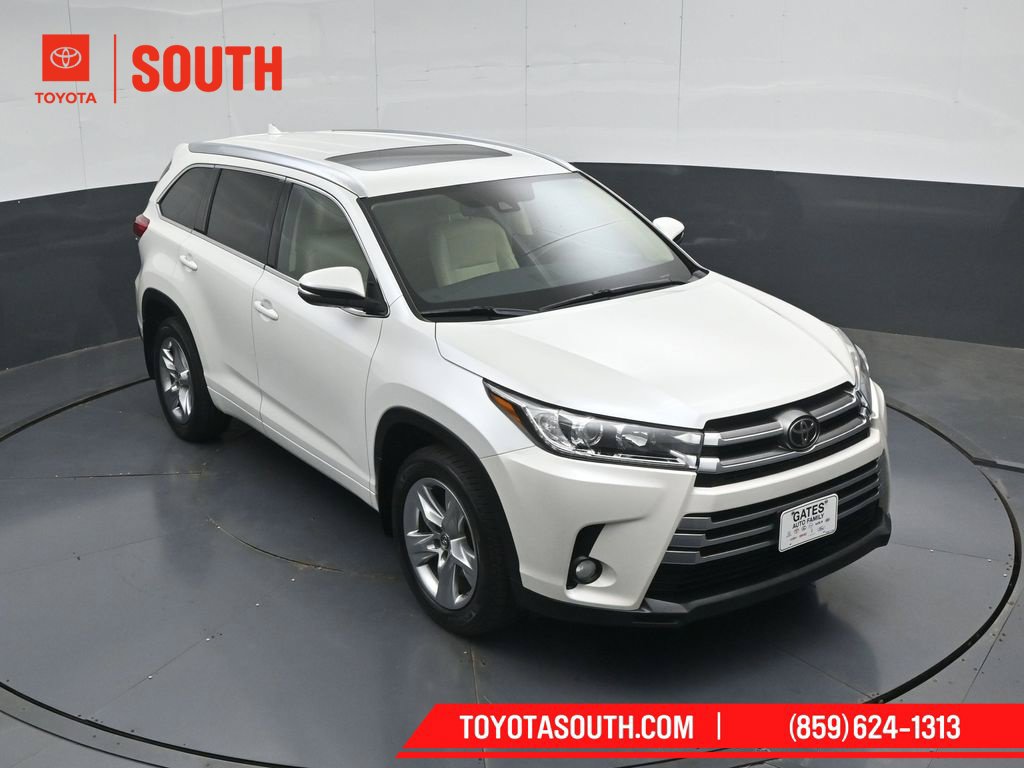 Used 2017 Toyota Highlander Limited AWD/4WD image 52