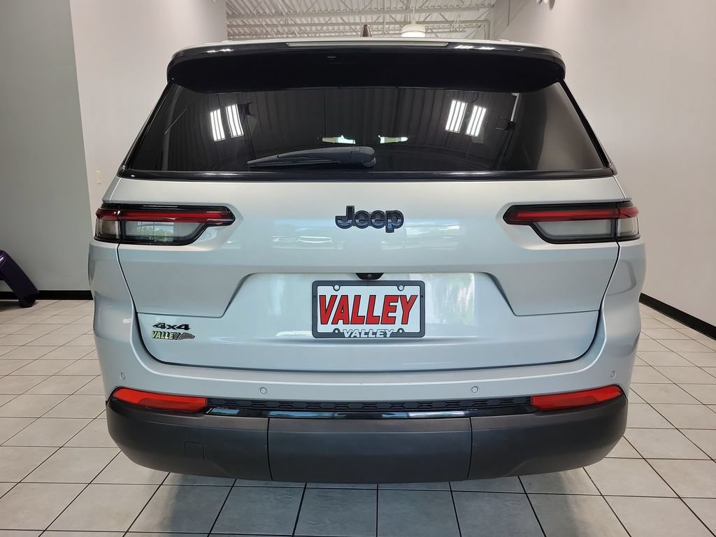 Certified 2024 Jeep Grand Cherokee L Laredo AWD/4WD image 8