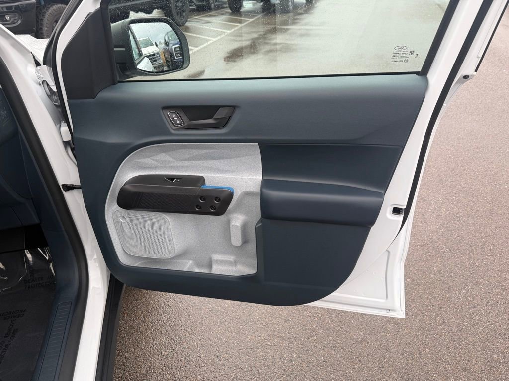 Used 2025 Ford Maverick XLT image 17