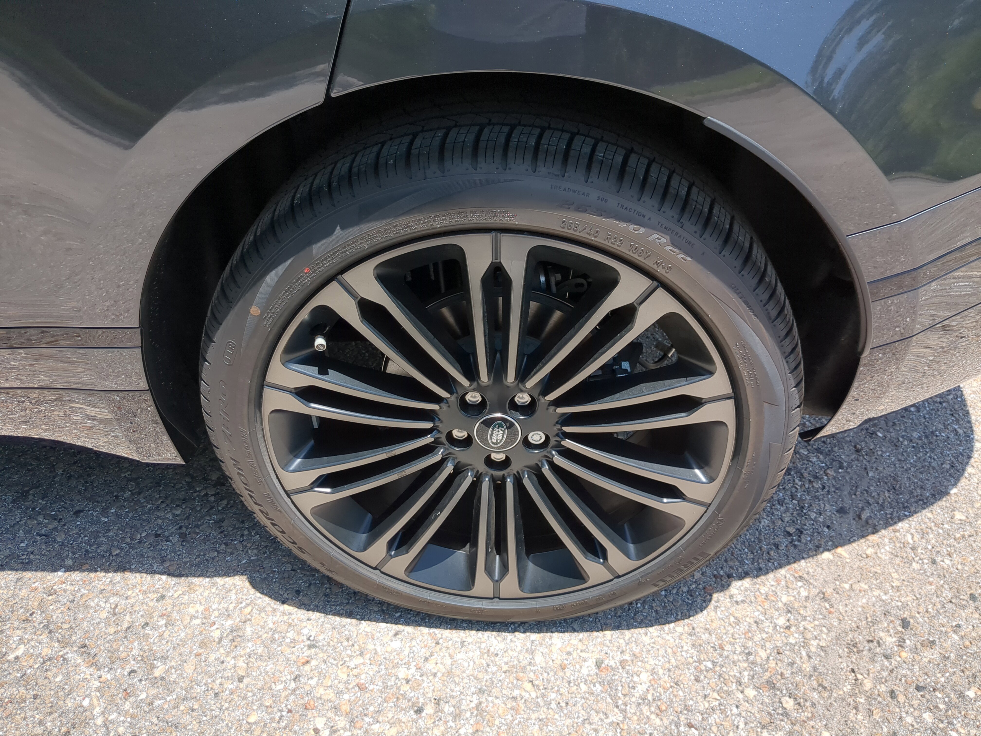 New 2026 Land Rover Range Rover Velar Dynamic SE image 32