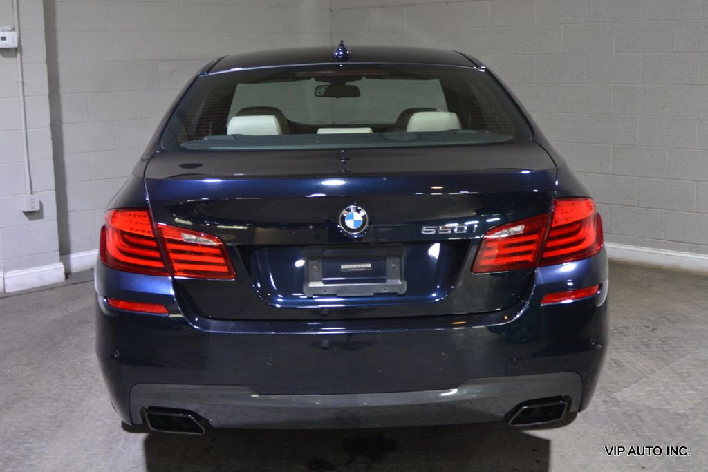 Used 2011 BMW 550i Sedan image 32