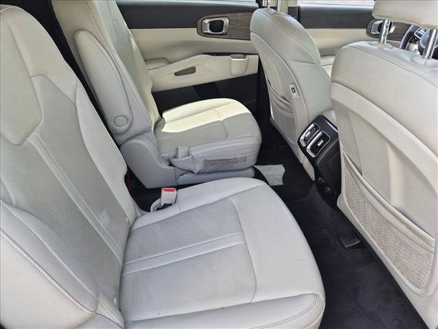 Used 2022 Kia Sorento EX FWD image 21