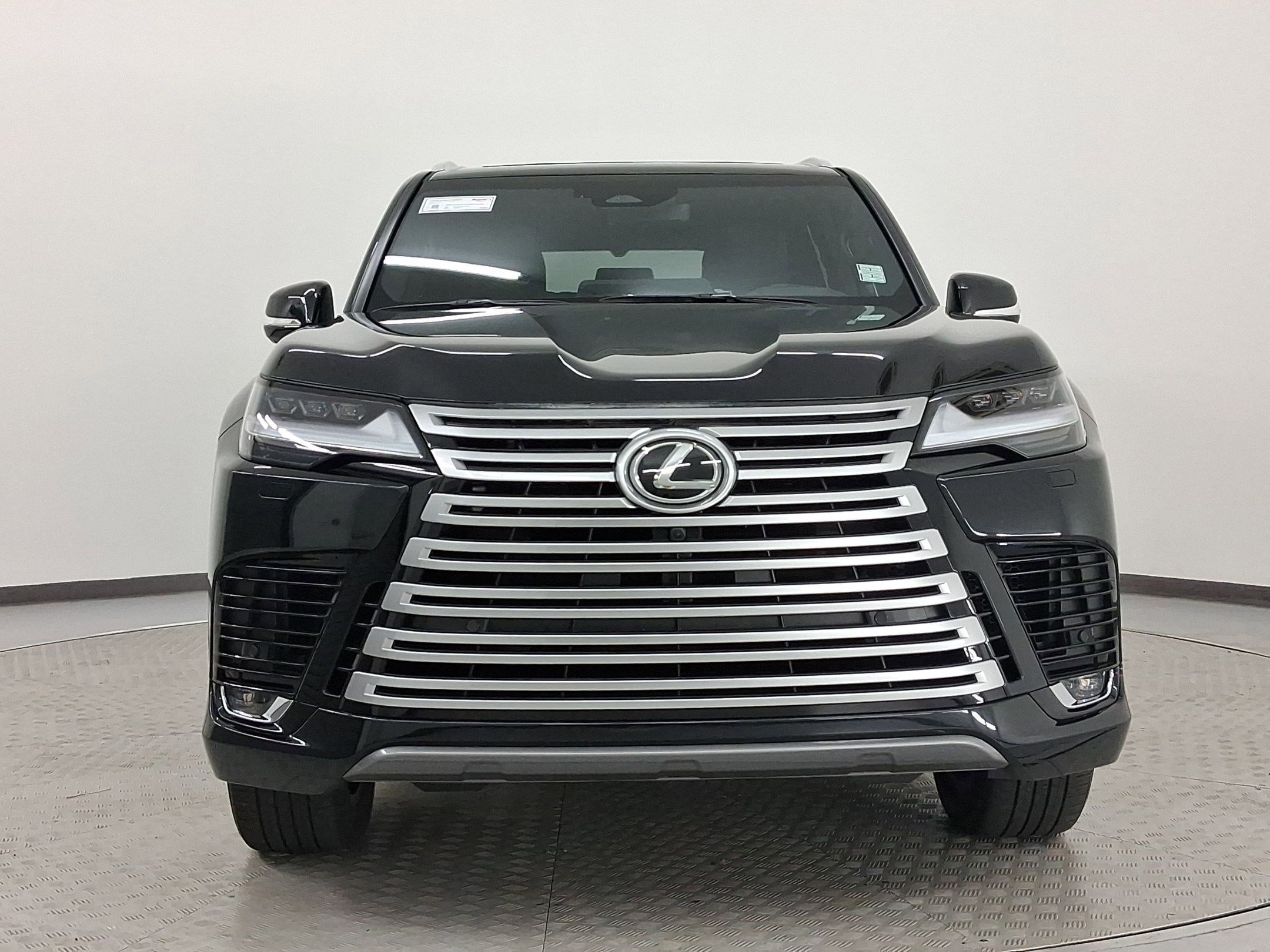 Certified 2025 Lexus LX 600 4WD w/ Luxury Package image 6
