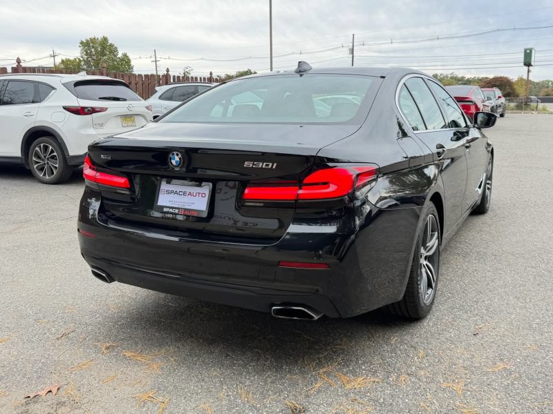 Used 2021 BMW 530i xDrive w/ Premium Package AWD/4WD image 6