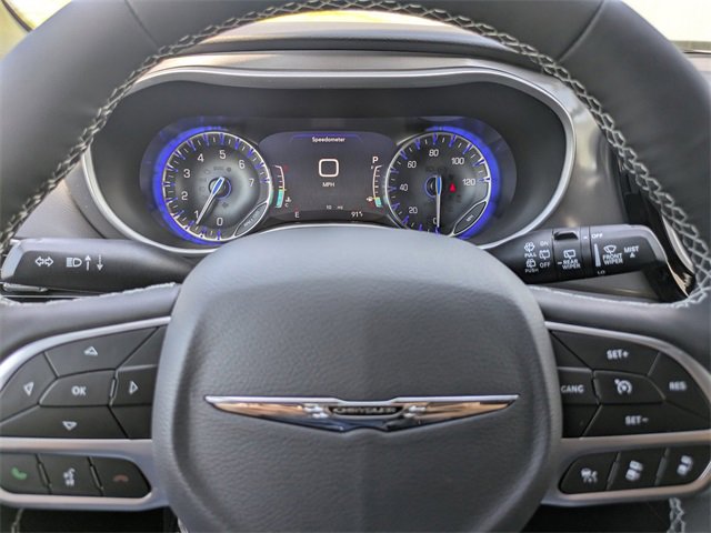 New 2025 Chrysler Voyager LX image 28