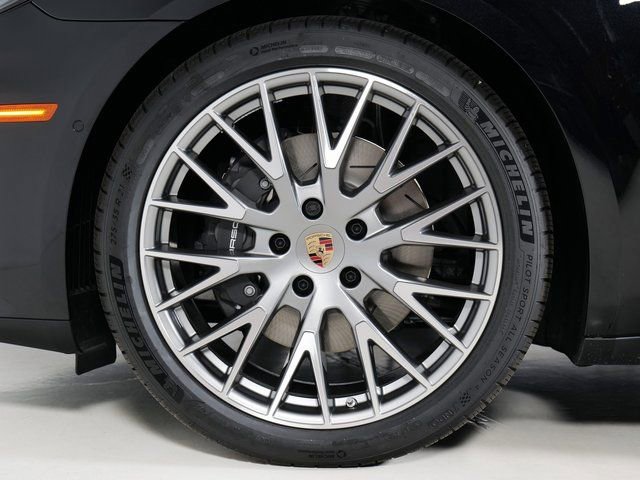 New 2025 Porsche Panamera 4 image 27