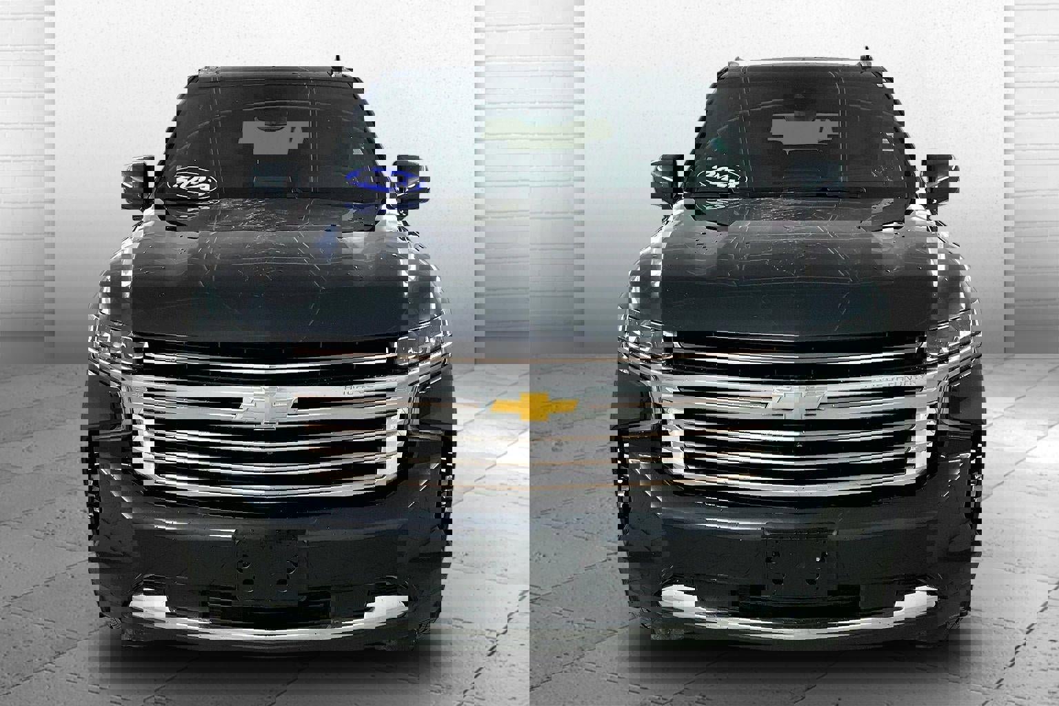 Used 2023 Chevrolet Suburban High Country image 2