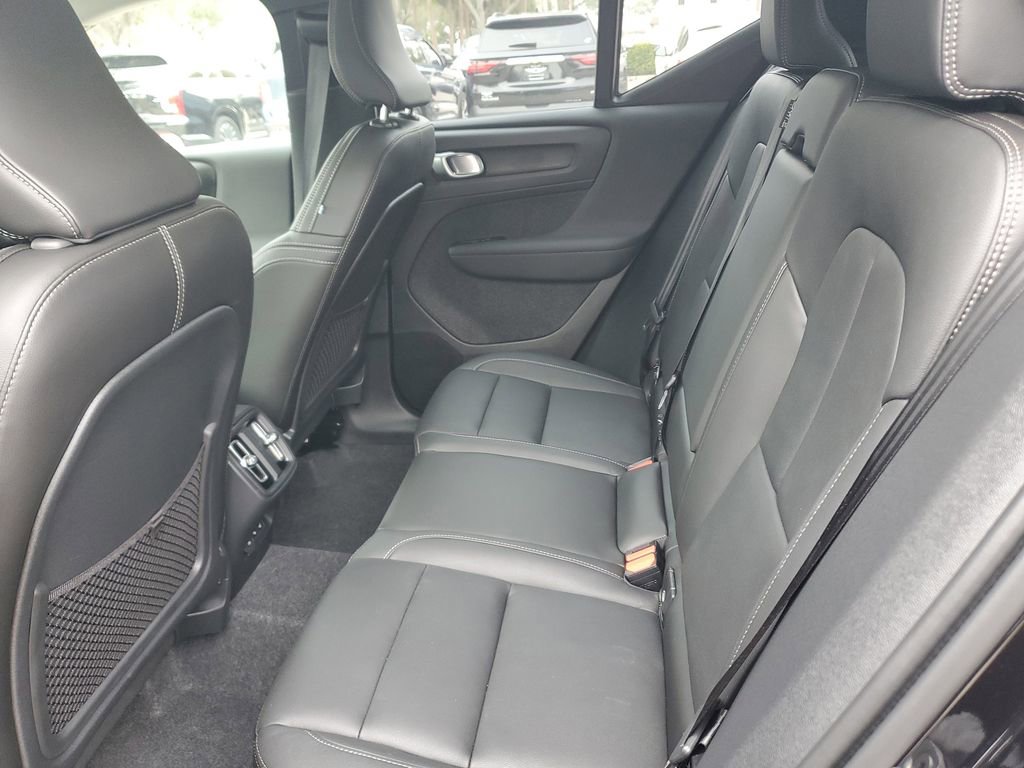 Certified 2026 Volvo XC40 B4 Plus w/ Protection Package Premier image 14