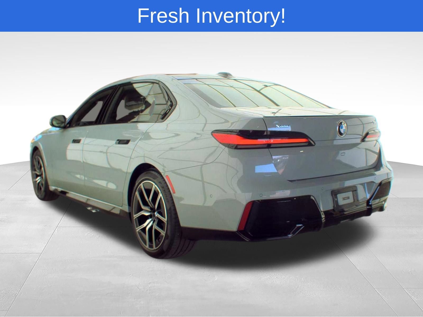 Used 2026 BMW 740i xDrive w/ Premium Package AWD/4WD image 8