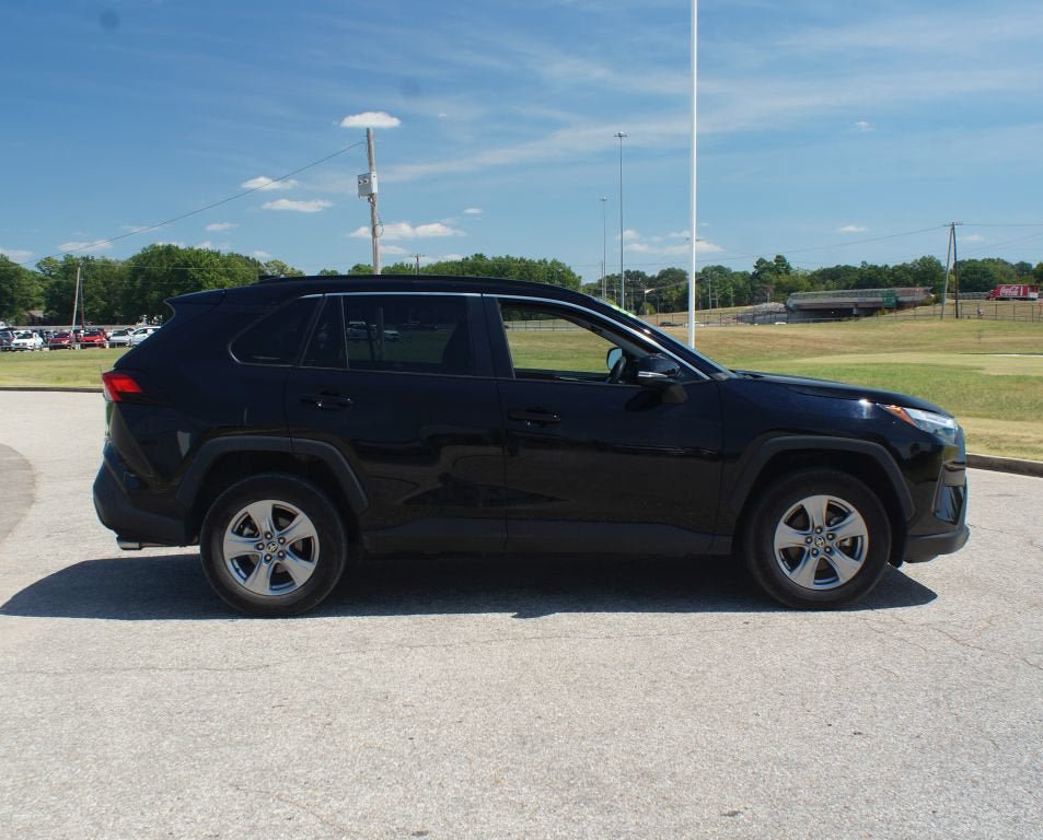Used 2025 Toyota RAV4 XLE AWD/4WD image 20