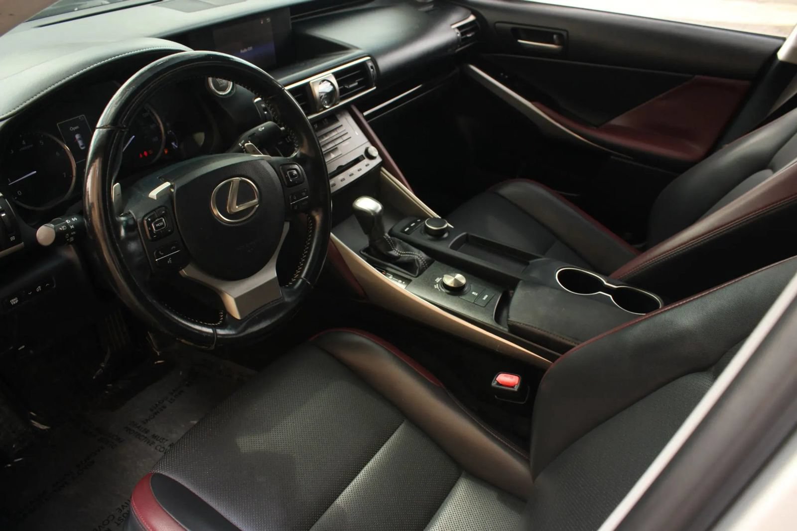 Used 2017 Lexus IS 200t RWD image 13