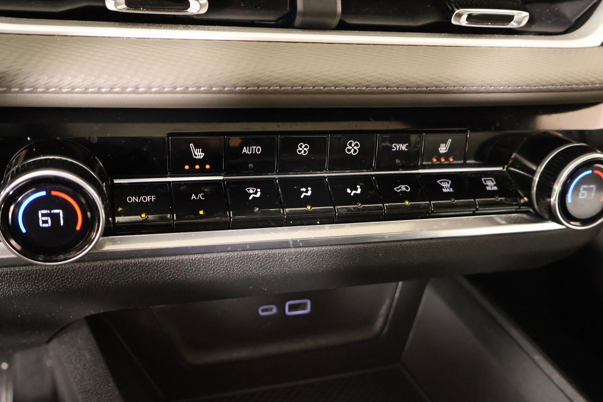 Used 2025 Chevrolet Equinox LT w/ Convenience Package II image 7