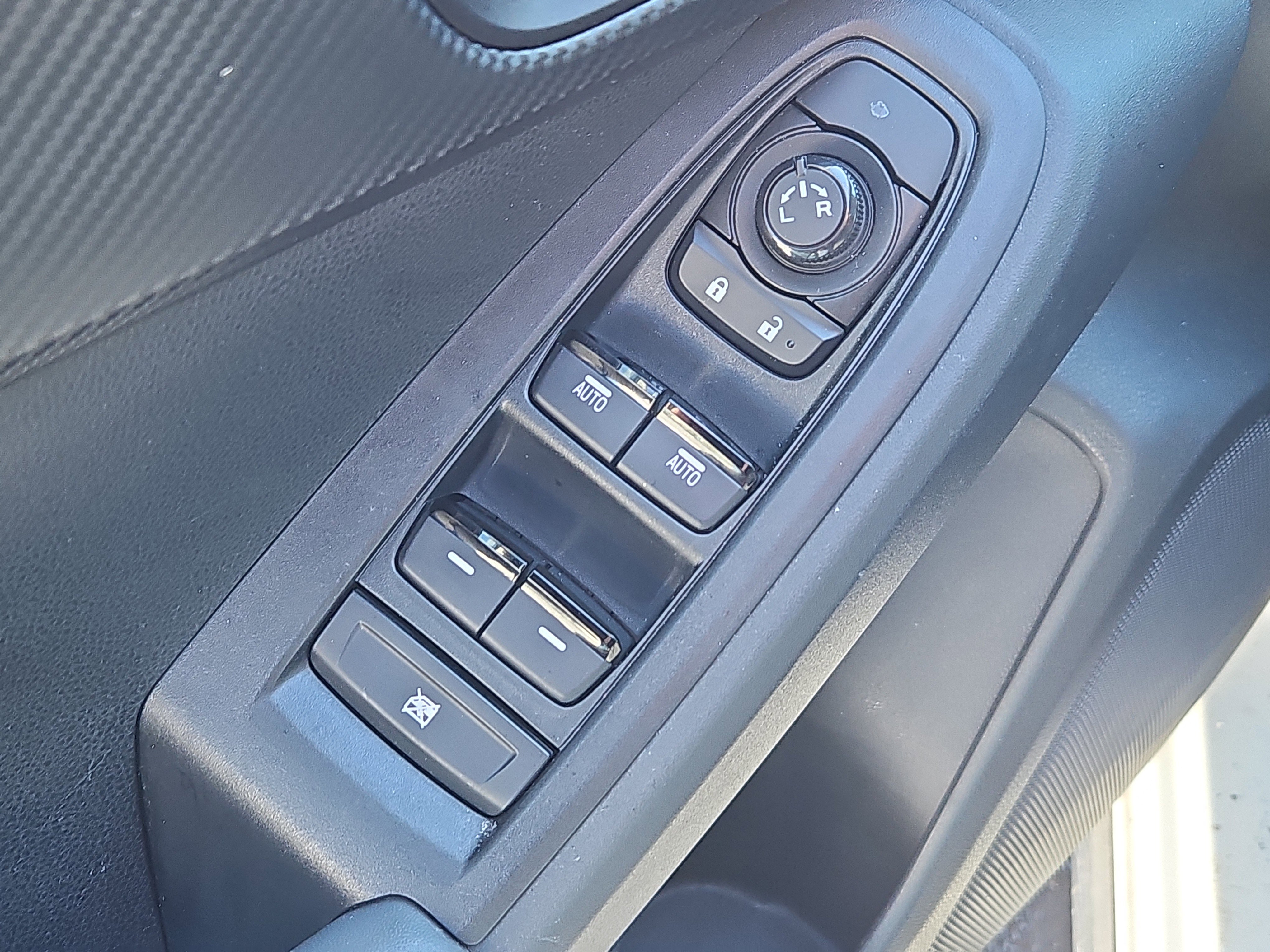 Certified 2025 Subaru Crosstrek 2.0i Premium image 18